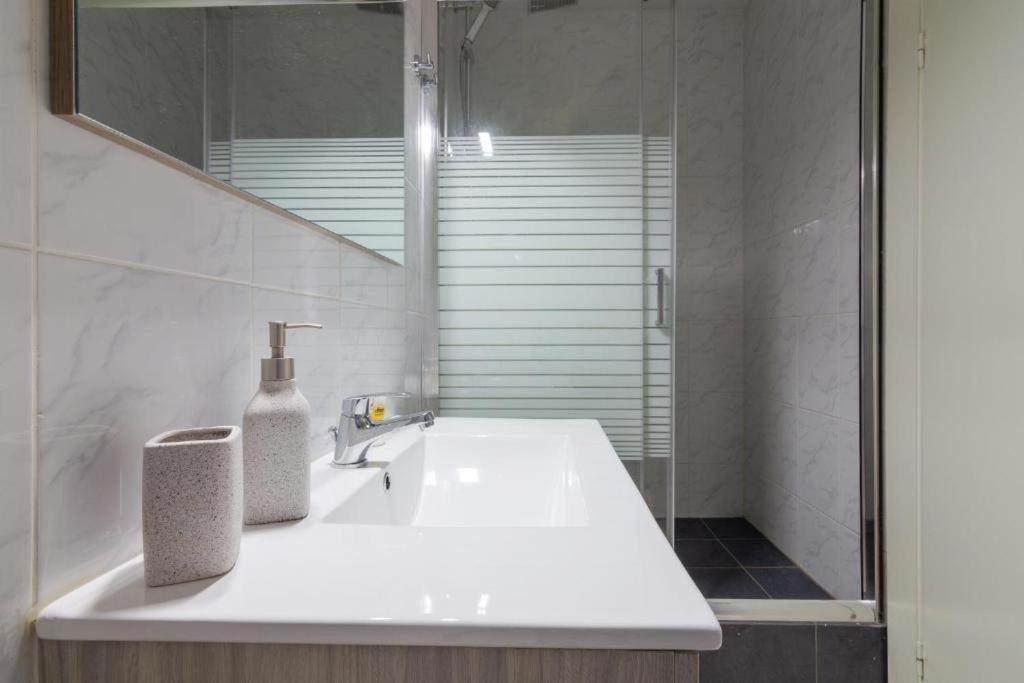 אתונה Arditou Akropolis Apartments-Suites מראה חיצוני תמונה